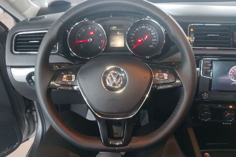 Used Volkswagen Sagitar 2018 1.6L Manual Comfort Model Steering Wheel