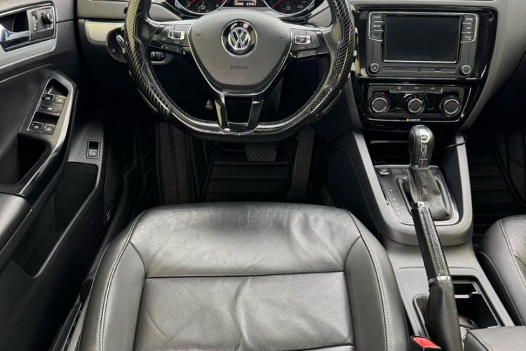 Used Volkswagen Sagitar 2018 280TSI DSG Ignite Edition Steering Wheel
