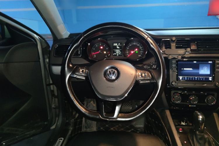 Used Volkswagen Sagitar 2018 1.6L Automatic Comfort Model Steering Wheel