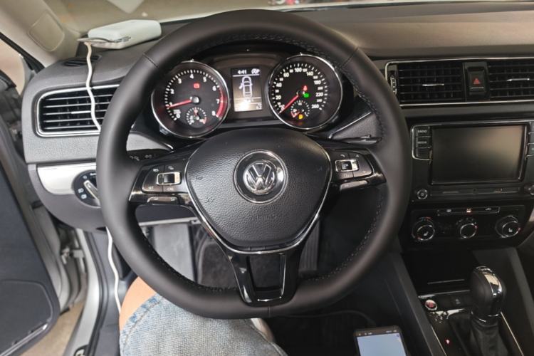 Used Volkswagen Sagitar 2018 180TSI DSG Prestige Edition Steering Wheel