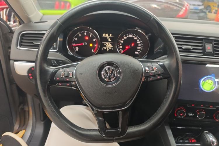 Used Volkswagen Sagitar 2018 1.6L Automatic Comfort Model Steering Wheel