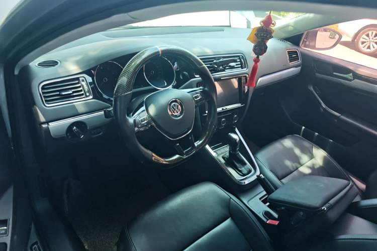 Used Volkswagen Sagitar 2018 1.6L Automatic Comfort Model Steering Wheel