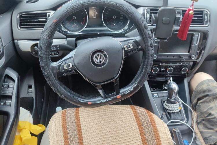 Used Volkswagen Sagitar 2018 280TSI DSG Ignite Edition Steering Wheel