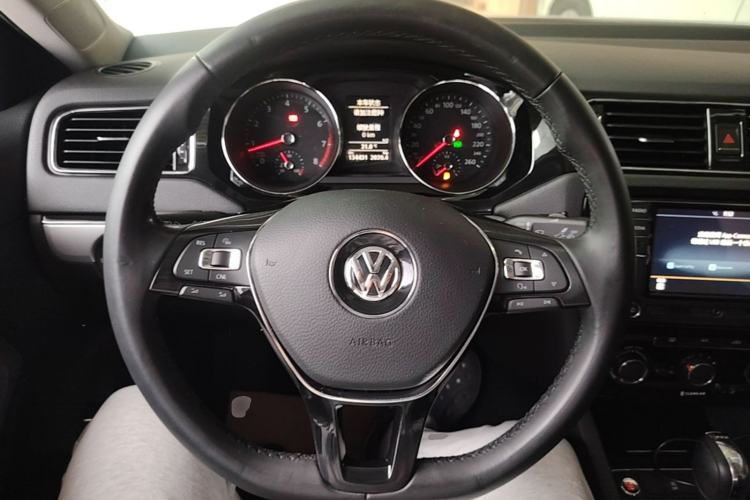 Used Volkswagen Sagitar 2018 280TSI DSG Comfort Model Steering Wheel