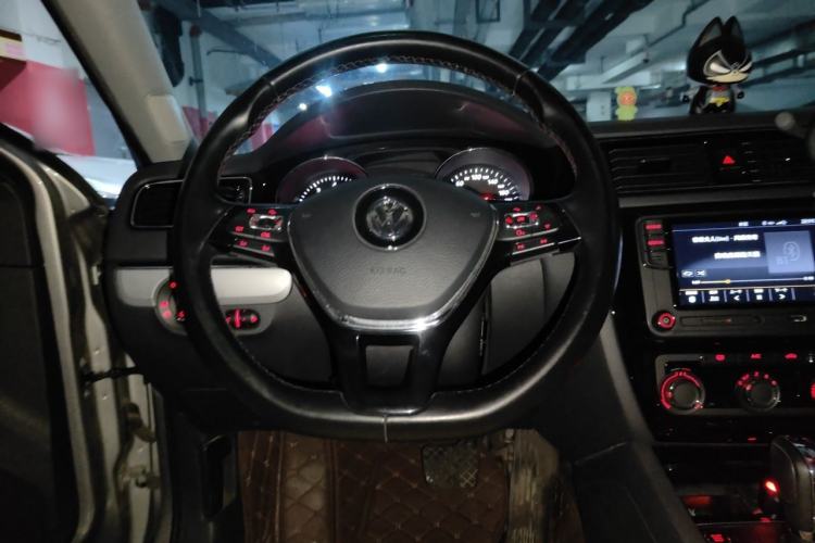 Used Volkswagen Sagitar 2018 1.6L Automatic Comfort Model Steering Wheel