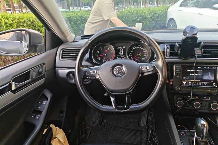 Used Volkswagen Sagitar 2018 280TSI DSG Comfort Model Steering Wheel