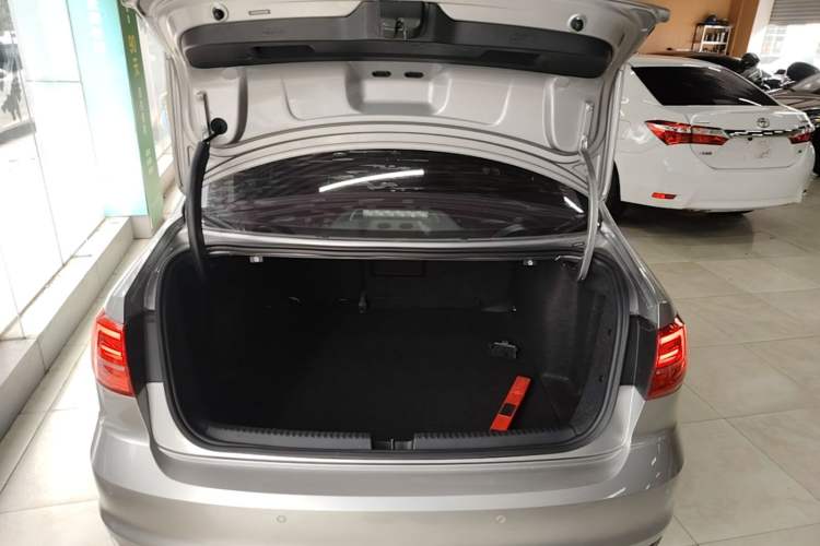 Used Volkswagen Sagitar 2018 280TSI DSG Comfort Model Trunk