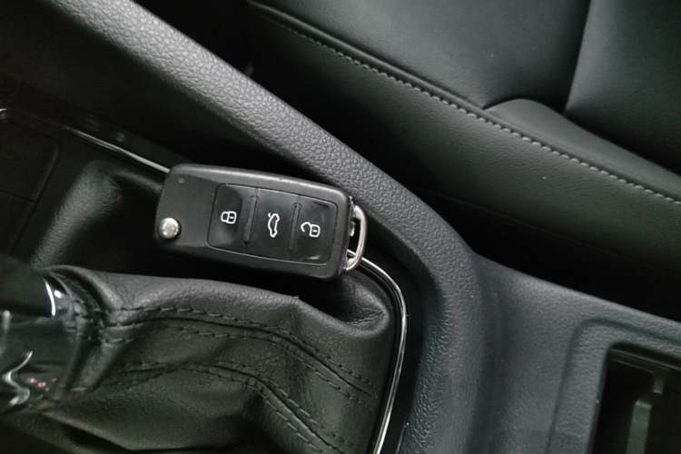 Used Volkswagen Sagitar 2018 280TSI DSG Comfort Model Vehicle Key