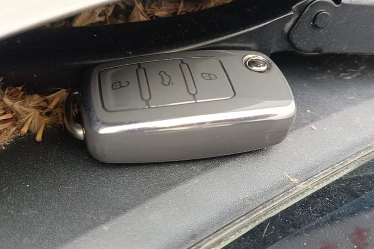 Used Volkswagen Sagitar 2018 1.6L Automatic Comfort Model Vehicle Key