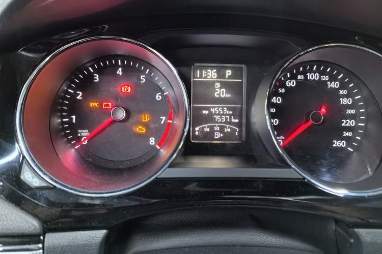 Used Volkswagen Sagitar 2018 1.6L Automatic Comfort Model Odometer Close Up