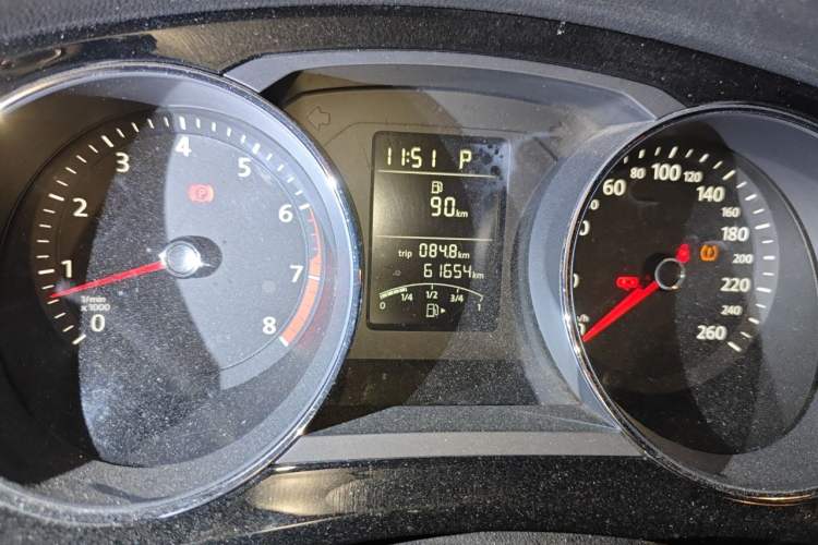 Used Volkswagen Sagitar 2018 1.6L Automatic Comfort Model Odometer Close Up