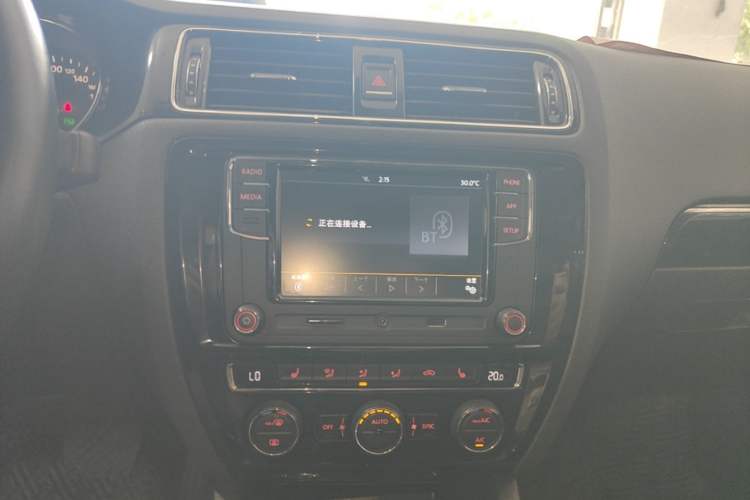 Used Volkswagen Sagitar 2018 280TSI DSG Luxury Model Audio And AC Panel