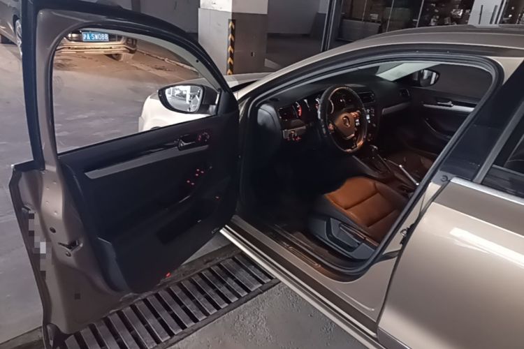 Used Volkswagen Sagitar 2018 1.6L Automatic Comfort Model Driver Seat