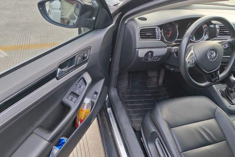 Used Volkswagen Sagitar 2018 280TSI DSG Comfort Model Driver Seat