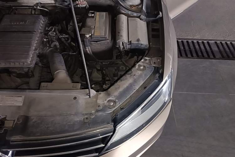 Used Volkswagen Sagitar 2018 1.6L Automatic Comfort Model Engine Bay Left