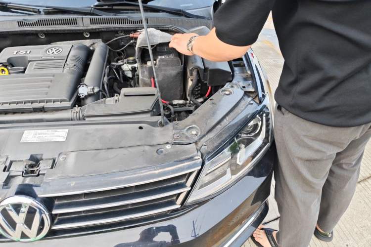 Used Volkswagen Sagitar 2018 280TSI DSG Comfort Model Engine Bay Left