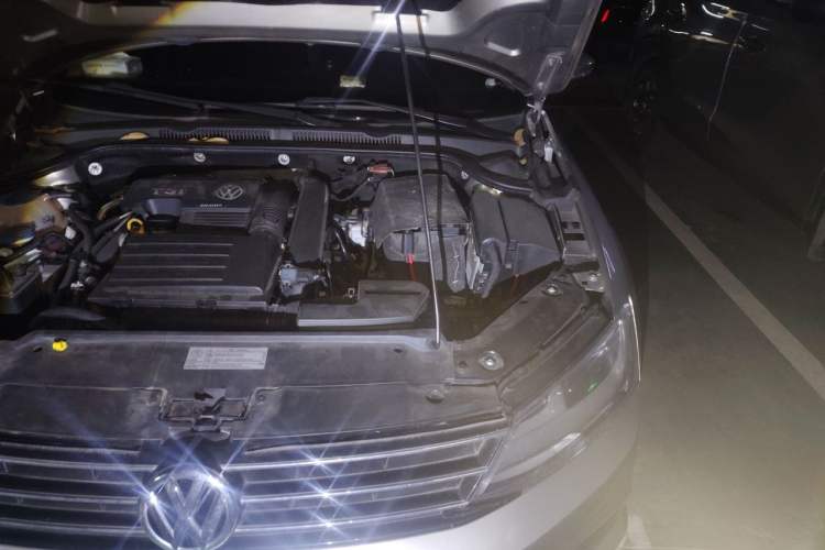 Used Volkswagen Sagitar 2018 280TSI DSG Comfort Model Engine Bay Left