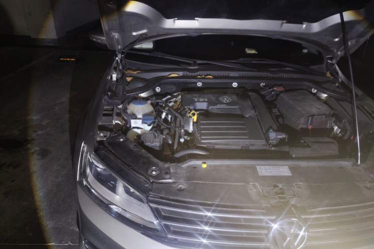 Used Volkswagen Sagitar 2018 280TSI DSG Comfort Model Engine Bay Right