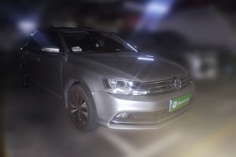 Used Volkswagen Sagitar 2018 280TSI DSG Comfort Model Front Right 45 Deg