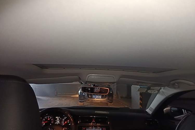 Used Volkswagen Sagitar 2018 1.6L Automatic Comfort Model Headliner