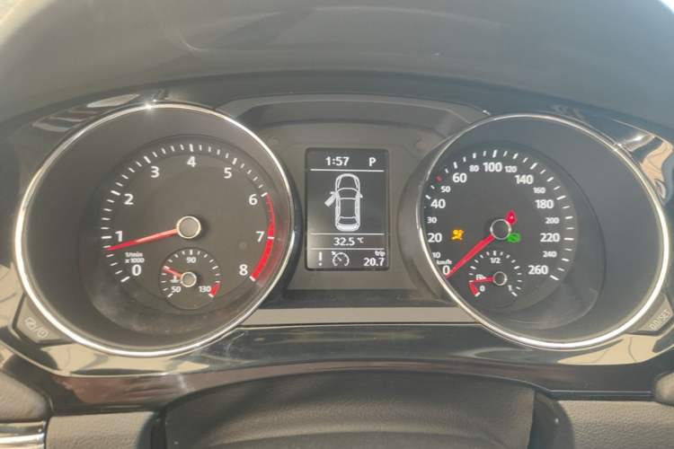 Used Volkswagen Sagitar 2018 280TSI DSG Ignite Edition Instrument Cluster