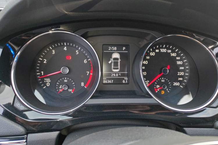 Used Volkswagen Sagitar 2018 280TSI DSG Comfort Model Instrument Cluster