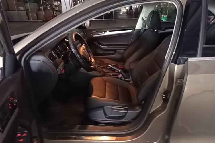 Used Volkswagen Sagitar 2018 1.6L Automatic Comfort Model Left Front Seat