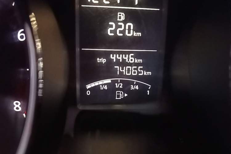 Used Volkswagen Sagitar 2018 1.6L Automatic Comfort Model Odometer Close Up