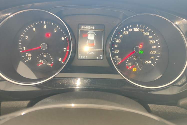 Used Volkswagen Sagitar 2018 280TSI DSG Luxury Model Odometer Close Up