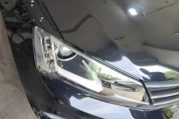 Used Volkswagen Sagitar 2018 280TSI DSG Luxury Model Right Front Headlight