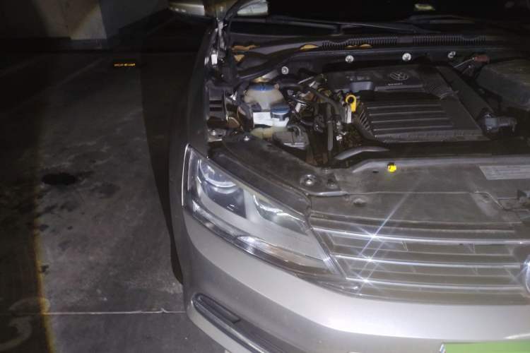 Used Volkswagen Sagitar 2018 280TSI DSG Comfort Model Right Front Headlight