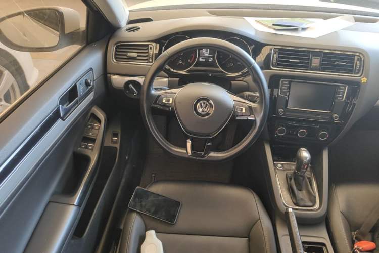 Used Volkswagen Sagitar 2018 280TSI DSG Ignite Edition Steering Wheel
