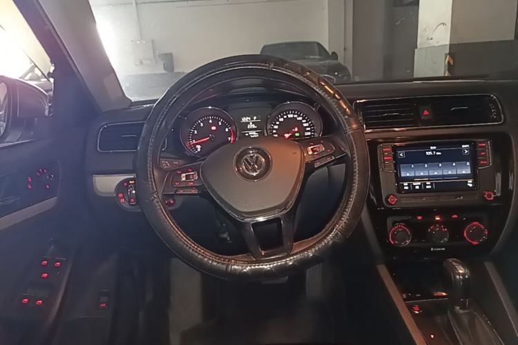 Used Volkswagen Sagitar 2018 1.6L Automatic Comfort Model Steering Wheel