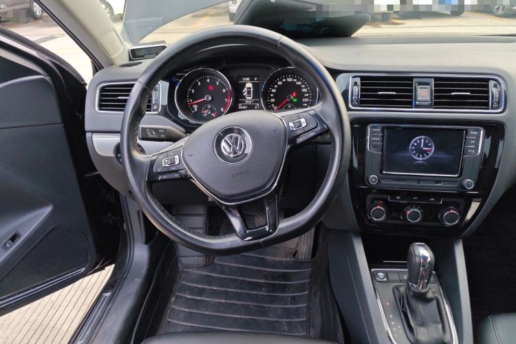 Used Volkswagen Sagitar 2018 280TSI DSG Comfort Model Steering Wheel