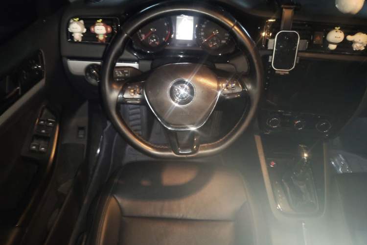 Used Volkswagen Sagitar 2018 280TSI DSG Comfort Model Steering Wheel