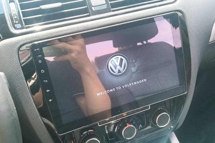 Used Volkswagen Sagitar 2018 280TSI DSG Comfort Model Audio And AC Panel