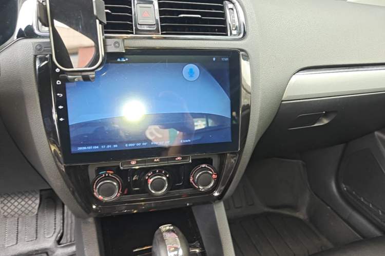 Used Volkswagen Sagitar 2018 280TSI DSG Comfort Model Audio And AC Panel