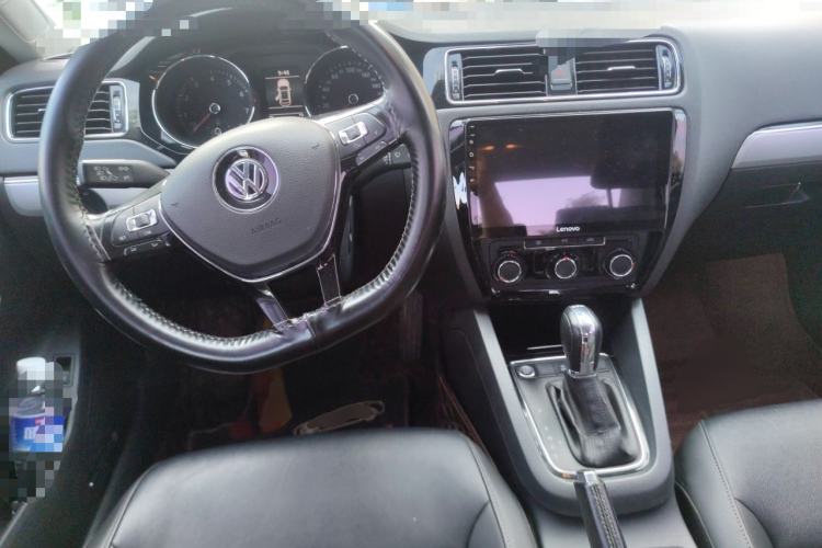 Used Volkswagen Sagitar 2018 280TSI DSG Ignite Edition Center Console