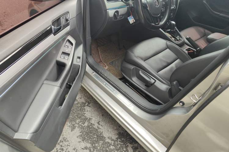 Used Volkswagen Sagitar 2018 1.6L Automatic Comfort Model Driver Seat