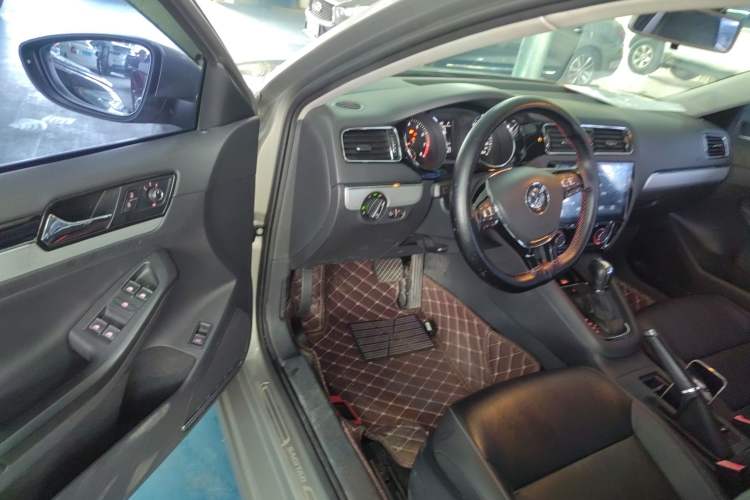Used Volkswagen Sagitar 2018 280TSI DSG Comfort Model Driver Seat