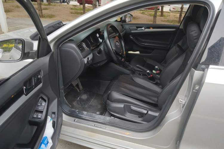 Used Volkswagen Sagitar 2018 280TSI DSG Ignite Edition Driver Seat