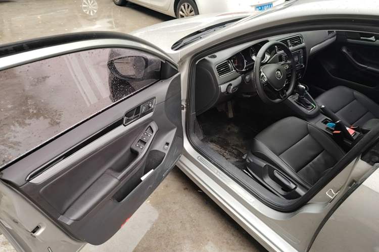 Used Volkswagen Sagitar 2018 280TSI DSG Comfort Model Driver Seat