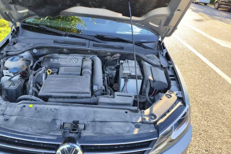 Used Volkswagen Sagitar 2018 280TSI DSG Luxury Model Engine Bay Left
