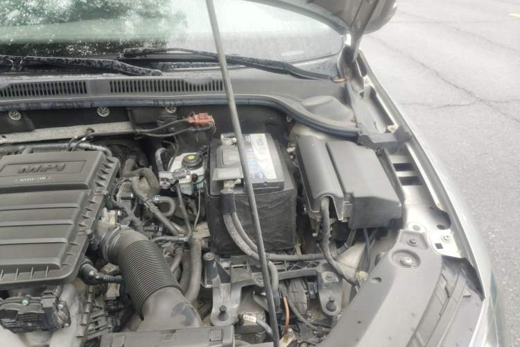 Used Volkswagen Sagitar 2018 1.6L Automatic Comfort Model Engine Bay Left