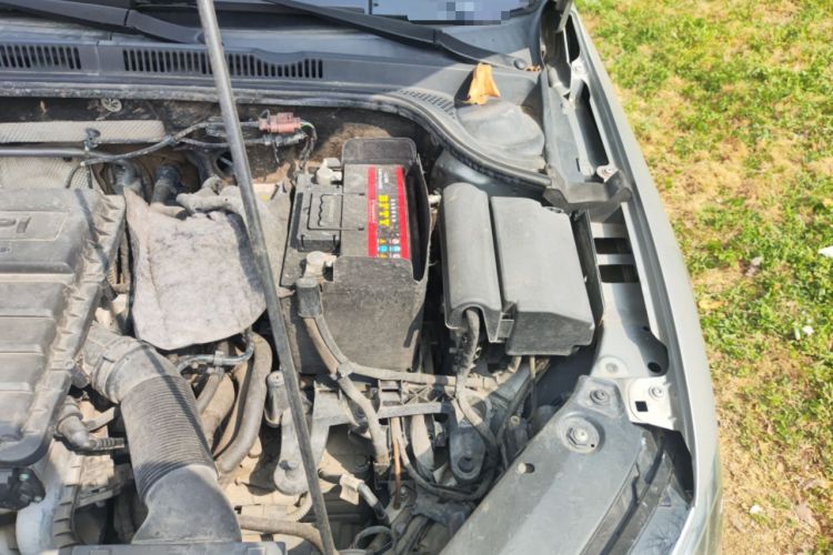 Used Volkswagen Sagitar 2018 1.6L Automatic Comfort Model Engine Bay Left