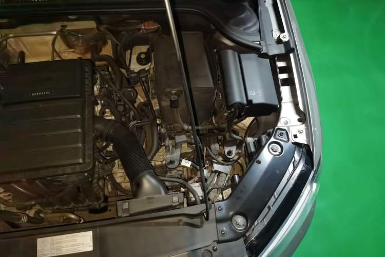 Used Volkswagen Sagitar 2018 1.6L Automatic Comfort Model Engine Bay Left