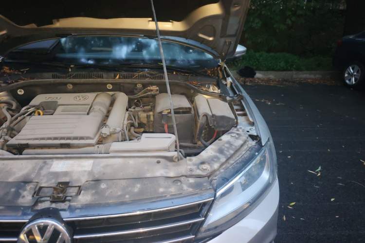 Used Volkswagen Sagitar 2018 280TSI DSG Comfort Model Engine Bay Left