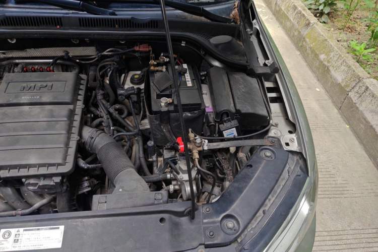 Used Volkswagen Sagitar 2018 1.6L Automatic Comfort Model Engine Bay Left