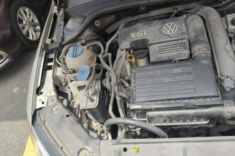 Used Volkswagen Sagitar 2018 180TSI DSG Prestige Edition Engine Bay Right