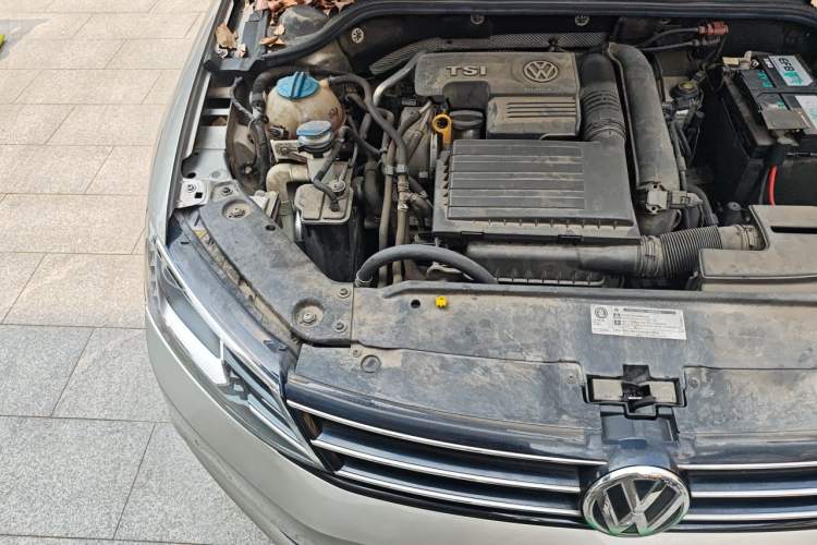 Used Volkswagen Sagitar 2018 280TSI DSG Luxury Model Engine Bay Right